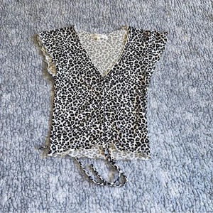 Gray Cheetah Print Synch T-shirt with Ties for Adjustable Length - Size XS